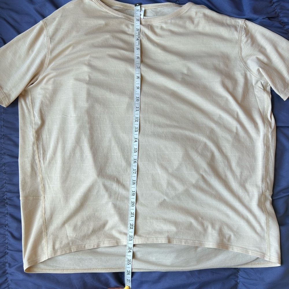 Lululemon Back In Action Tee - Picture 6 of 6